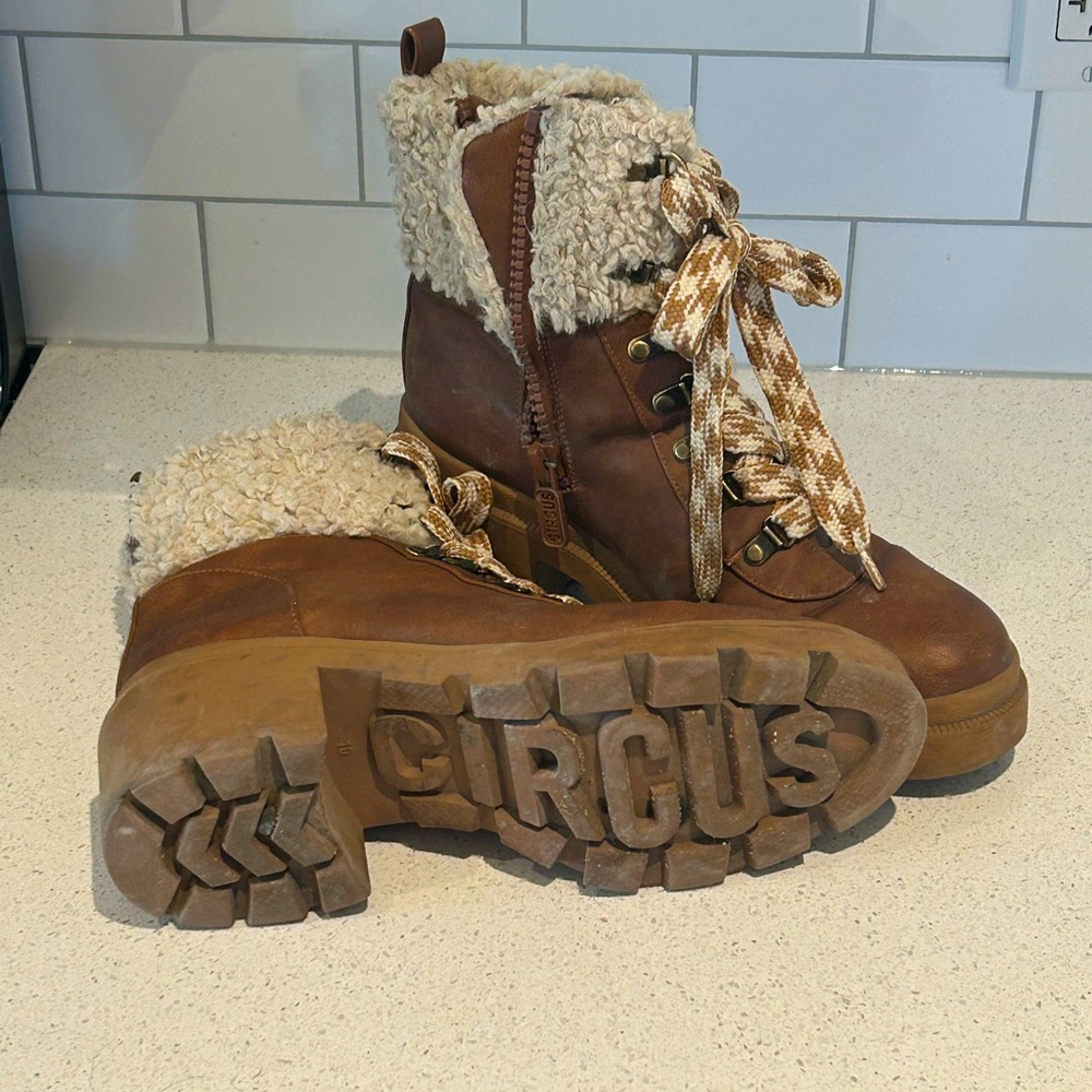 Chunky Circus boot size 10